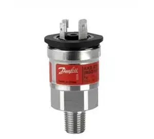 ahr0chm6ly9raw5lcy5yds9wag90by9jtucxmtu4mta3nzi3mtquanbn Danfoss AKS 32R Датчик давления ратиометрический (060G1036) — изображение 1