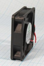 8017208843 Вентилятор 60x60x15, напряжение 12В, ток 0.2А, выводы 2L, подшипник скольжения, FSY65S12H Hirschmann — изображение 2