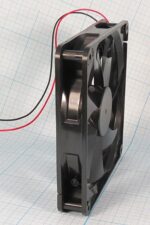 8009977020 Вентилятор 140x140x25, напряжение 12В, ток 0.4А, выводы 2L, подшипник скольжения, FSY14S12H Hirschmann — изображение 2