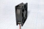 8031024152 Вентилятор, 80x80x25, напряжение 24 В, ток 0.15 А, количество выводов 2L, тип подшипника скольжения, JF0825S2H-R, JAMICON, Китай Hirschmann — изображение 5