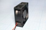 8050387460 Вентилятор 70x70x25, напряжение 12 В, ток 0.16А, 2L, подшипник скольжения, RQD7025MS Hirschmann — изображение 4